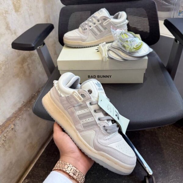 ADIDASS BAD BUNNY FORUM CLOUD WHITE