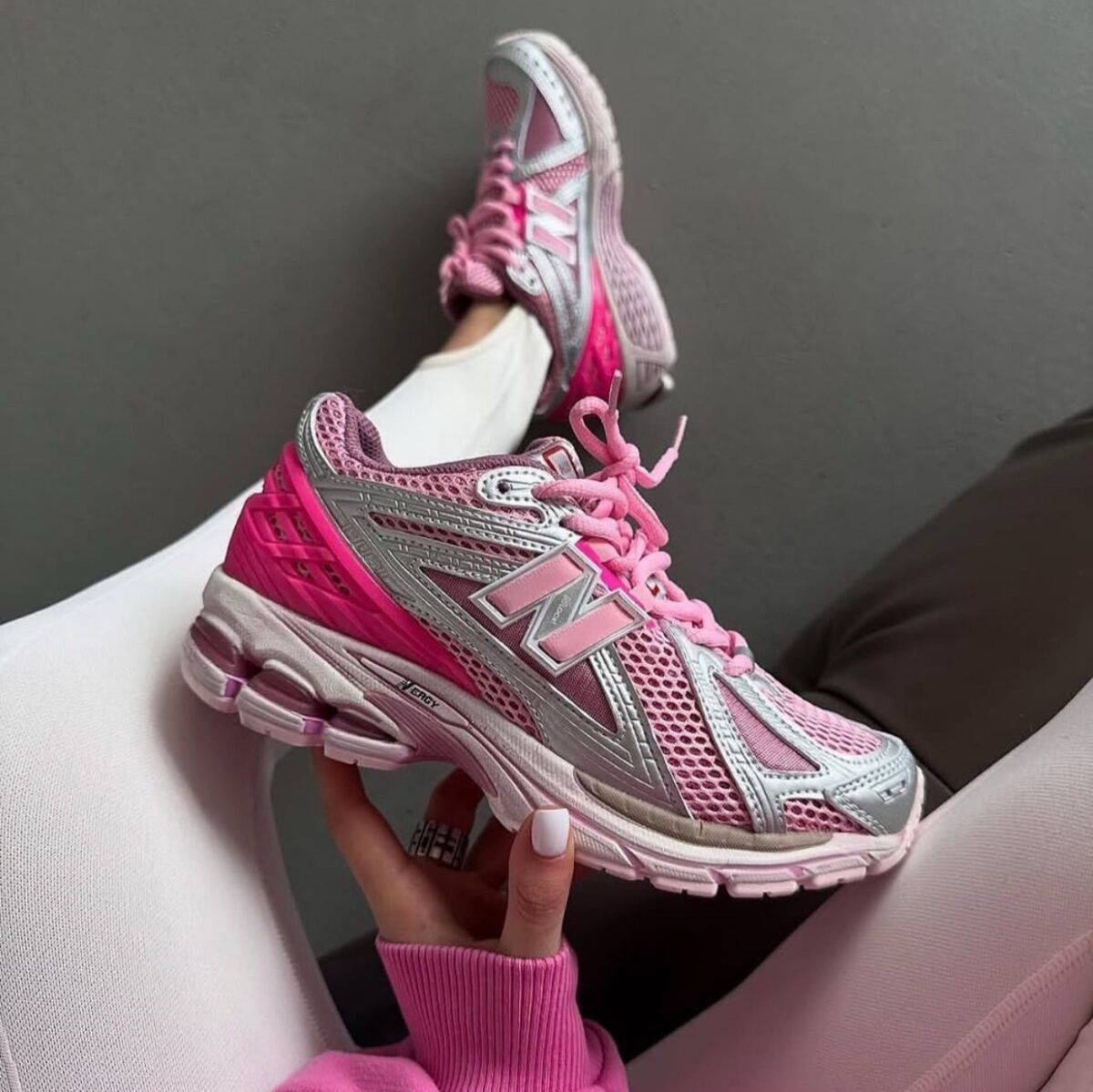 NEW BALANCEE 1906R PINK CASUAL - Image 2