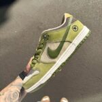 NIKEE SB DUNK LOW X YUTO HORIGOME MATCHA - Image 3
