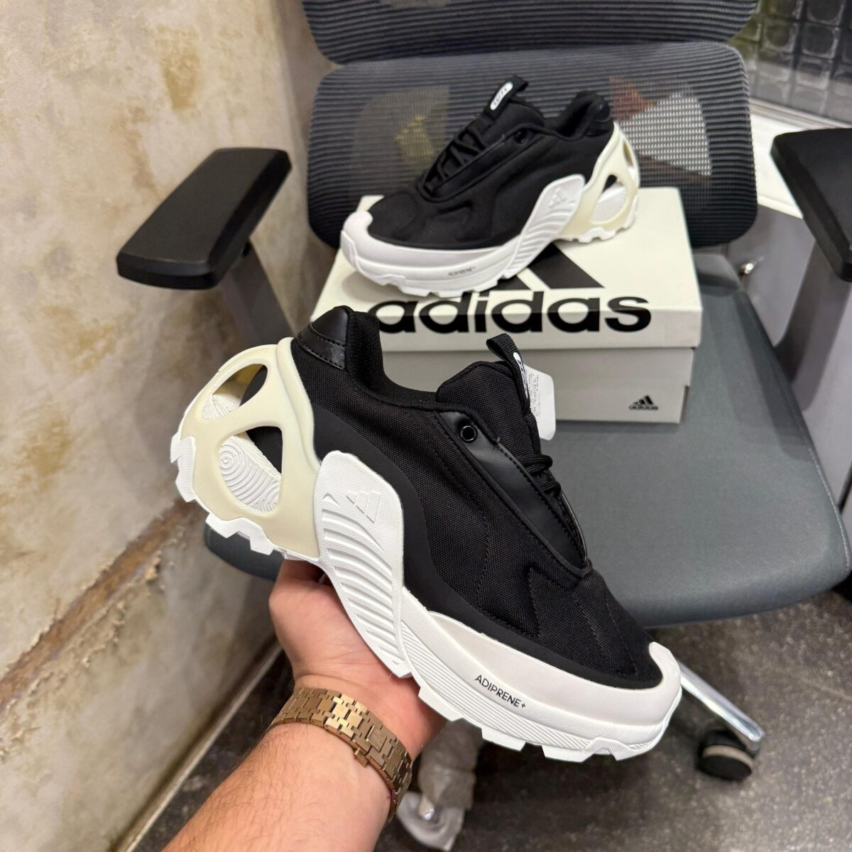 ADIDASS EDGE RUNNER BLACK BEIGE WHITE 2025 - Image 1