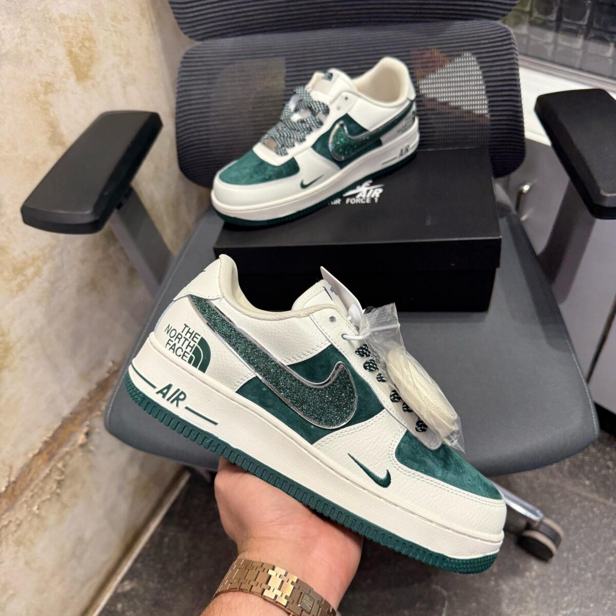 NIKEE AIR FORCE 1 THE NORTH FACE - Image 1