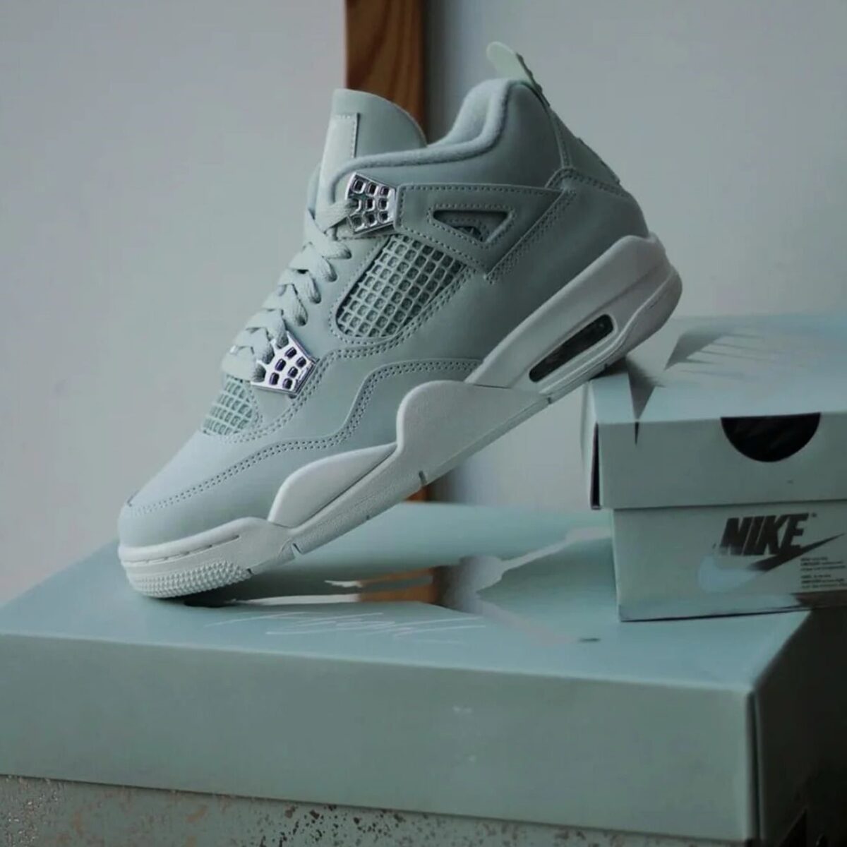 NIKEE AIR JORDAN 4 ABUNDANCE - Image 4