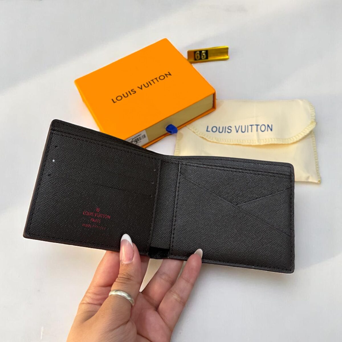 LV Ultra-Luxe Premium Men’s Wallet Collection – Luxury Leather Wallet's - Image 3
