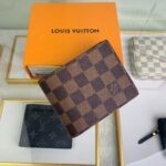 LV Ultra-Luxe Premium Men’s Wallet Collection – Luxury Leather Wallet's - Image 2