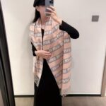 MIUU MIU REVERSIBLE WOOLLEN CASHMERE STOLE UNISEX - Image 4