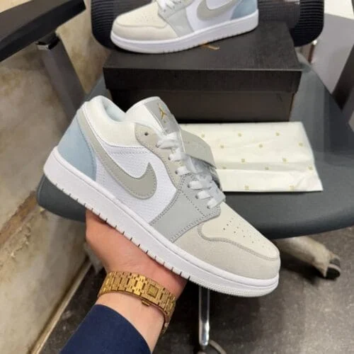 Low-Top Sneakers - Paris