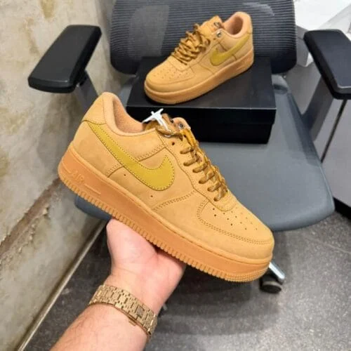 Low-Top Sneakers - Wheat